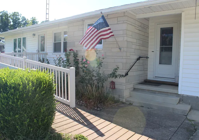 Photo 2 of Single family home for sale at 509 High St, Alma, IL 62807 | MLS# 12752775 | Listing updated on 2026-09-13