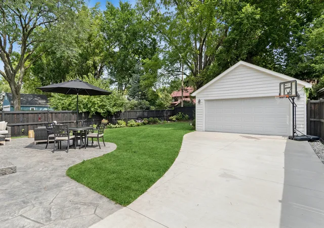 Photo 20 of Single family home for sale at 130 Ingleside Ave, Aurora, IL 60506 | MLS# 12752776 | Listing updated on 2026-09-15