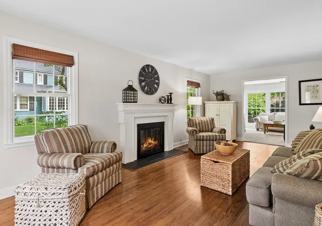 Photo 2 of Single family home for sale at 130 Ingleside Ave, Aurora, IL 60506 | MLS# 12752776 | Listing updated on 2026-09-15