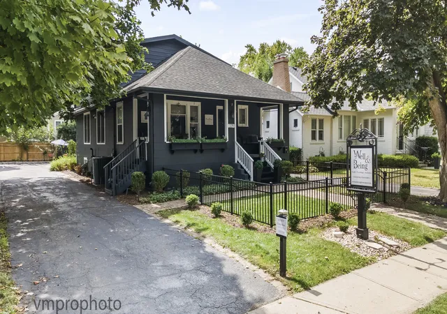 Photo 2 of Single family home for sale at 329 W Main St, Barrington, IL 60010 | MLS# 12752777 | Listing updated on 2026-09-15