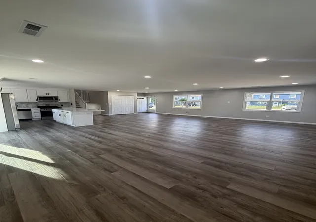Photo 3 of Single family home for sale at 547 Redwood Rd, Bolingbrook, IL 60440 | MLS# 12752783 | Listing updated on 2026-10-04