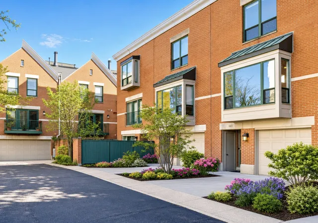 Photo 3 of Townhouse for sale at 1411 W Harrison St, Chicago, IL 60607 | MLS# 12752791 | Listing updated on 2026-09-14