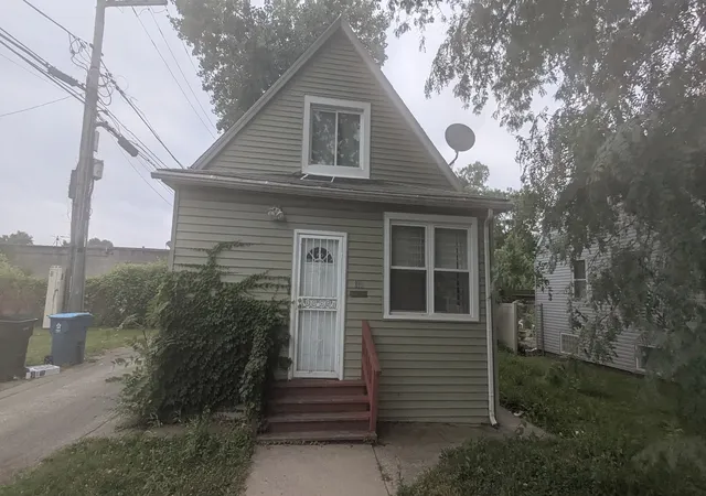 Photo 1 of Single family home for sale at 815 W 122nd Street, Chicago, IL 60643 | MLS# 12752797 | Listing updated on 2026-09-15