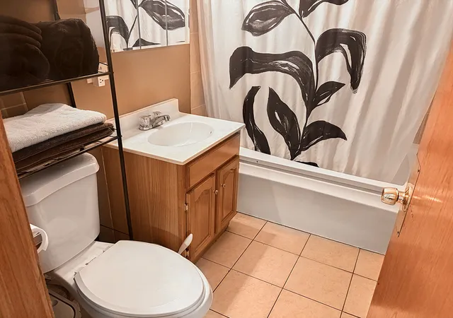 Listing Photo 4 - Condo for sale in building located at 2330 N Harlem Ave, Elmwood Park, IL 60707 - Unit #1E