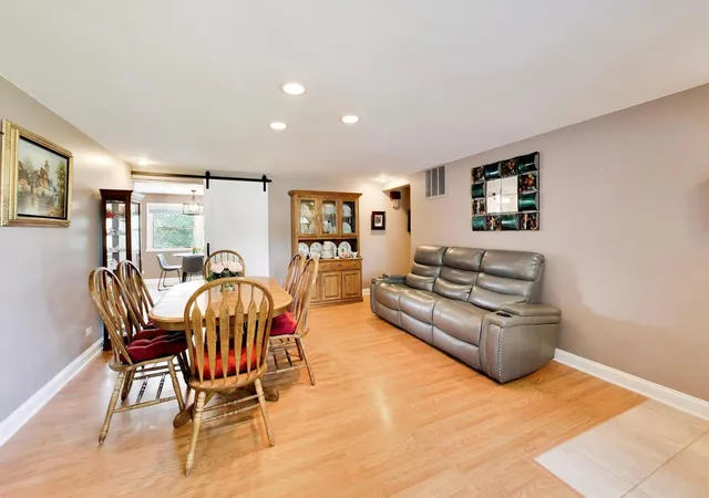 Photo 3 of Single family home for sale at 427 Kent Ct, Schaumburg, IL 60193 | MLS# 12752808 | Listing updated on 2026-09-23