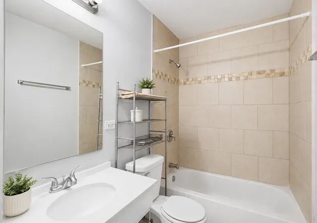 Photo 3 of Single family home for sale at 3401 Seine Ct, Hazel Crest, IL 60429 | MLS# 12752809 | Listing updated on 2026-09-13