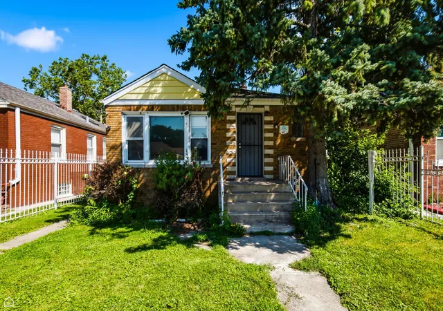 Photo 1 of Single family home for sale at 524 W 127th Place, Chicago, IL 60628 | MLS# 12752810 | Listing updated on 2026-09-13