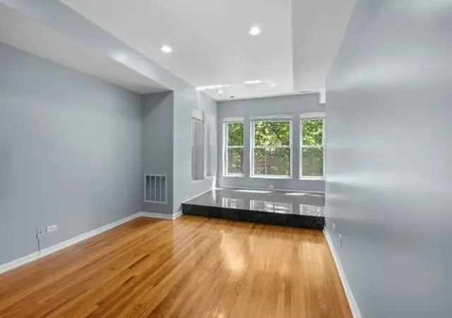 Photo 3 of Condo for sale at 6710 S Ridgeland Ave #2B, Chicago, IL 60649 | MLS# 12752815 | Listing updated on 2026-09-13