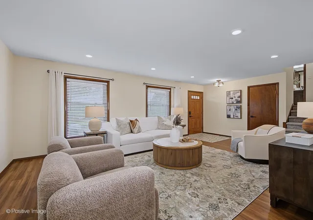 Photo 4 of Single family home for sale at 800 Marston Ave NE, Glen Ellyn, IL 60137 | MLS# 12752816 | Listing updated on 2026-09-23