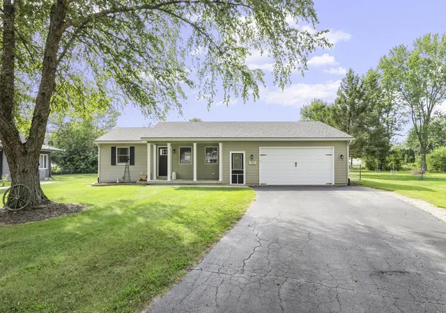 Photo 2 of Single family home for sale at 150 Holiday Dr, Somonauk, IL 60552 | MLS# 12752819 | Listing updated on 2026-09-18