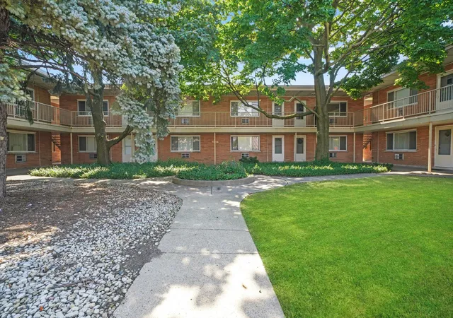 Photo 1 of Condo for sale at 4211 W 95th Street #2C, Oak Lawn, IL 60453 | MLS# 12752823 | Listing updated on 2026-09-13