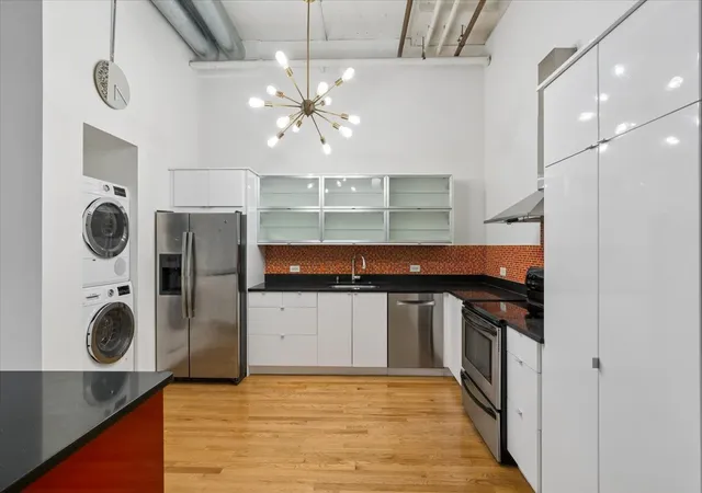 Photo 3 of Condo for sale at 1800 W Roscoe St #521, Chicago, IL 60657 | MLS# 12752831 | Listing updated on 2026-09-20