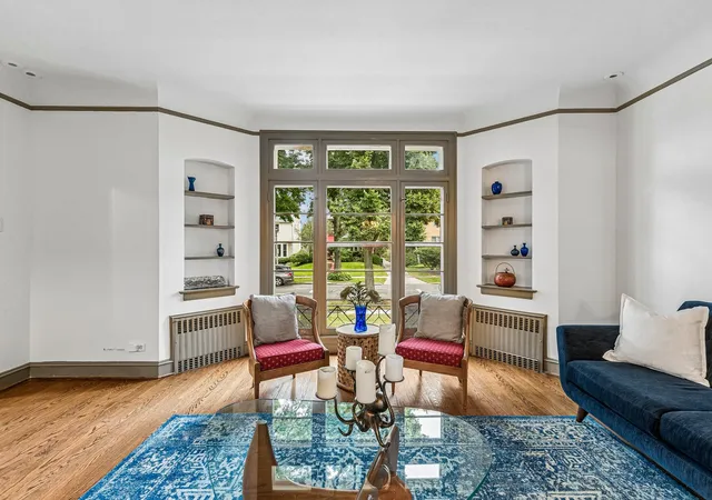 Photo 4 of Single family home for sale at 1225 N Grove Ave, Oak Park, IL 60302 | MLS# 12752834 | Listing updated on 2026-09-30