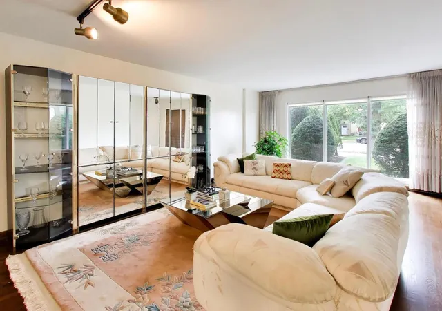 Photo 2 of Townhouse for sale at 829 Dodge Ave, Evanston, IL 60202 | MLS# 12752839 | Listing updated on 2026-09-21