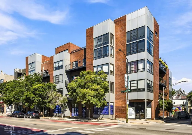 Condo for sale at 808 N Greenview Ave #2B, Chicago, IL 60642 | MLS# 12752849