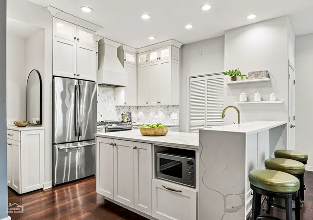 Photo 2 of Condo for sale at 808 N Greenview Ave #2B, Chicago, IL 60642 | MLS# 12752849 | Listing updated on 2026-09-15