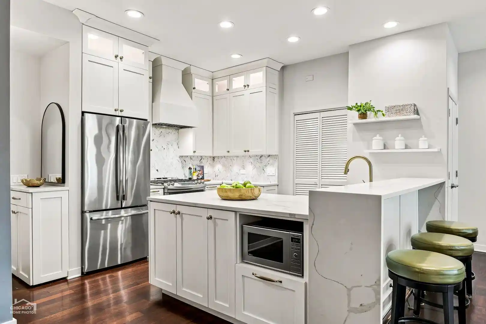 Listing Photo 2 - Condo for sale in 808 N Greenview Ave located at 808 N Greenview Ave, Chicago, IL 60642 - Unit #2B