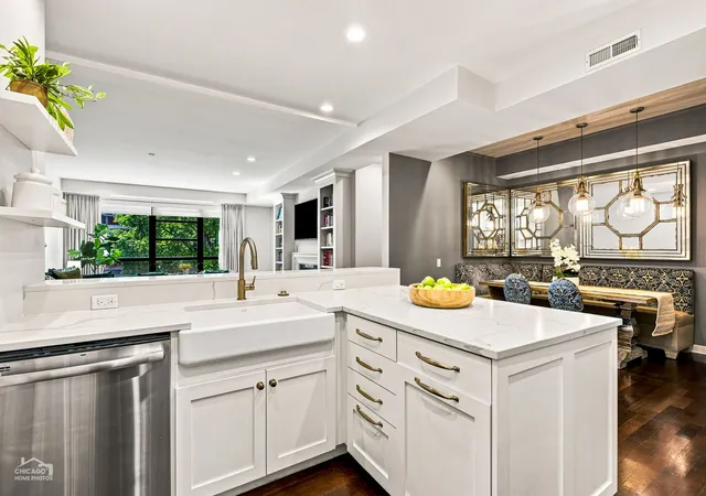 Photo 3 of Condo for sale at 808 N Greenview Ave #2B, Chicago, IL 60642 | MLS# 12752849 | Listing updated on 2026-09-15