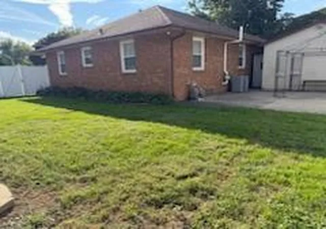 Photo 45 of Single family home for sale at 1004 Holcomb St, Streator, IL 61364 | MLS# 12752859 | Listing updated on 2026-10-09