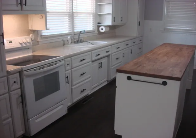 Photo 4 of Single family home for sale at 1004 Holcomb St, Streator, IL 61364 | MLS# 12752859 | Listing updated on 2026-10-25