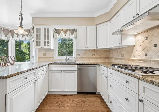 Photo 3 of Single family home for sale at 6402 Indian Head Ct, Indian Head Park, IL 60525 | MLS# 12752861 | Listing updated on 2026-10-20