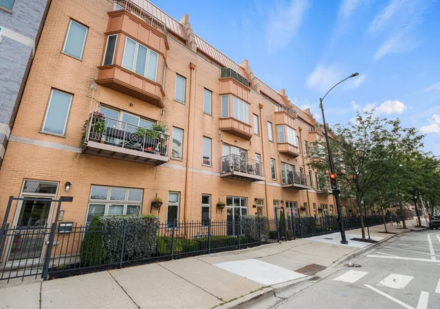 Photo 1 of Condo for sale at 1911 S State St #1, Chicago, IL 60616 | MLS# 12752879 | Listing updated on 2026-09-22