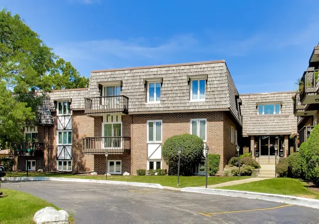 Condo for sale at 2300 W Talcott Rd #2C, Park Ridge, IL 60068 | MLS# 12752880