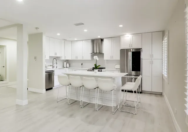 Photo 3 of Condo for sale at 2300 W Talcott Rd #2C, Park Ridge, IL 60068 | MLS# 12752880 | Listing updated on 2026-09-22