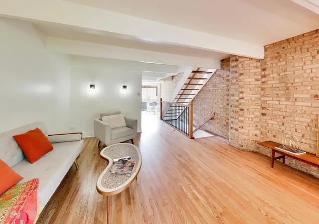 Photo 4 of Townhouse for sale at 454 W Lageschulte St, Barrington, IL 60010 | MLS# 12752884 | Listing updated on 2026-09-14
