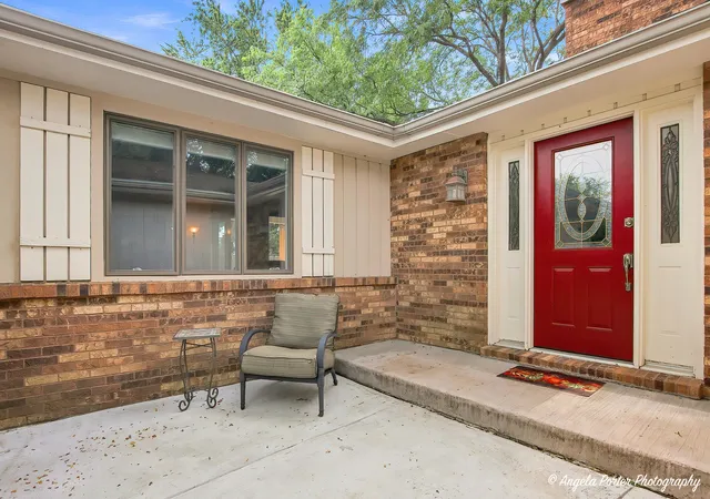 Photo 3 of Single family home for sale at 411 N Shepherd Hl Ln, Mc Henry, IL 60050 | MLS# 12752890 | Listing updated on 2026-09-16