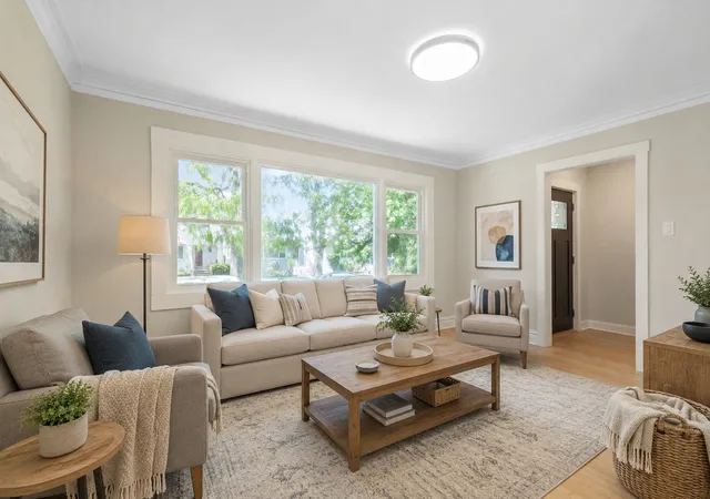 Photo 2 of Single family home for sale at 5747 N Melvina Ave, Chicago, IL 60646 | MLS# 12752895 | Listing updated on 2026-09-14