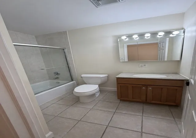 Listing Photo 5 - Condo for sale in building located at 500 N Wilke Rd, Palatine, IL 60074 - Unit #206