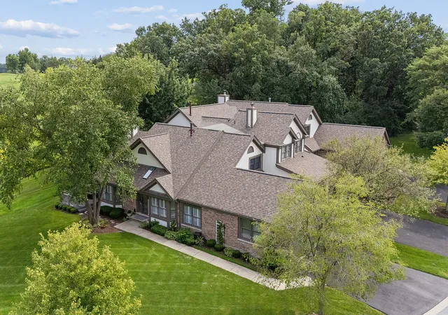 Photo 2 of Townhouse for sale at 14425 Lake Ridge Rd, Orland Park, IL 60462 | MLS# 12752902 | Listing updated on 2026-09-13