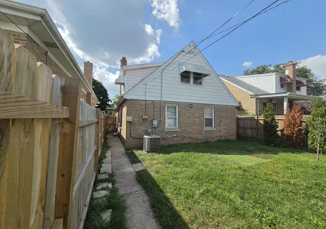 Photo 4 of Single family home for sale at 2339 Northgate Ave, North Riverside, IL 60546 | MLS# 12752904 | Listing updated on 2026-09-22