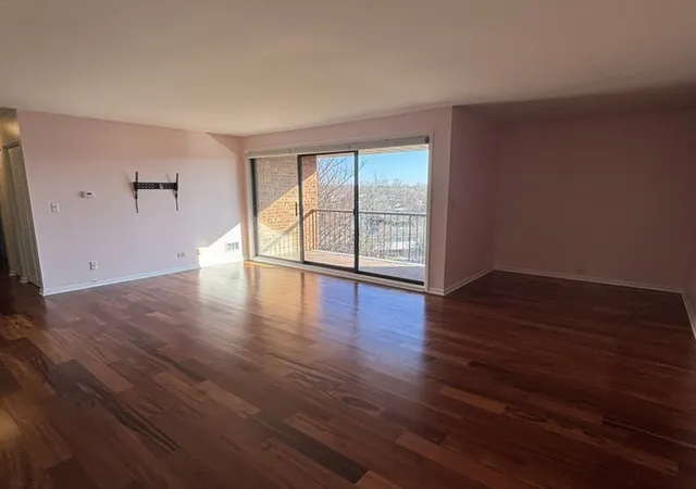 Listing Photo 5 - Condo for sale in building located at 709 79Th St, Darien, IL 60561 - Unit #408