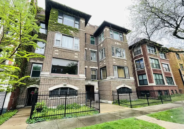 Photo 1 of Condo for sale at 5117 S University Ave #2B, Chicago, IL 60615 | MLS# 12752915 | Listing updated on 2026-09-13