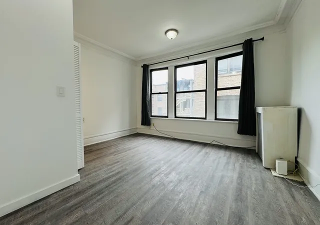 Photo 3 of Condo for sale at 5117 S University Ave #2B, Chicago, IL 60615 | MLS# 12752915 | Listing updated on 2026-09-13