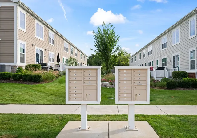 Photo 3 of Townhouse for sale at 3723 Provenance Way, Northbrook, IL 60062 | MLS# 12752916 | Listing updated on 2026-09-26