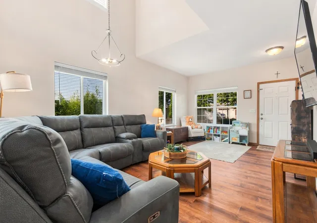 Photo 4 of Townhouse for sale at 4304 Dillon St, Plano, IL 60545 | MLS# 12752921 | Listing updated on 2026-10-29