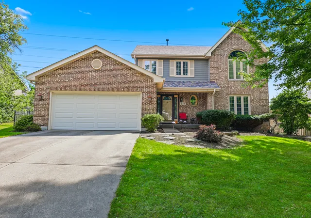 Photo 1 of Single family home for sale at 655 Crest Dr, Cary, IL 60013 | MLS# 12752927 | Listing updated on 2026-09-21