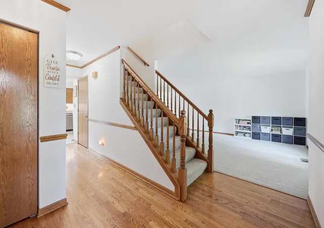 Photo 3 of Single family home for sale at 655 Crest Dr, Cary, IL 60013 | MLS# 12752927 | Listing updated on 2026-09-21