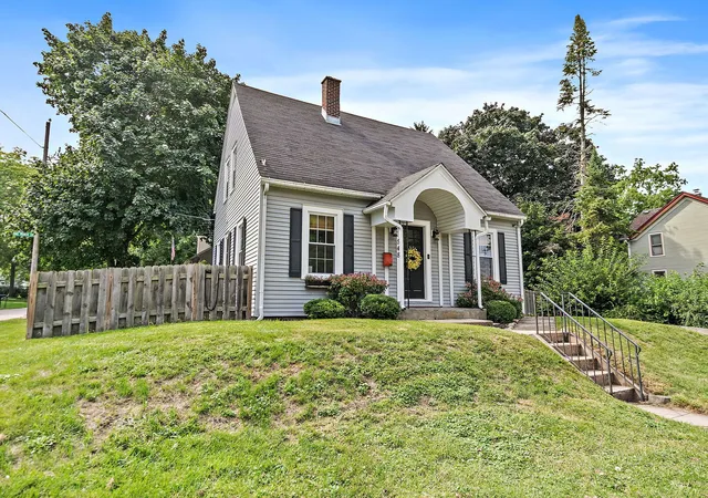 Photo 2 of Single family home for sale at 548 S Ann St, Marengo, IL 60152 | MLS# 12752930 | Listing updated on 2026-09-12