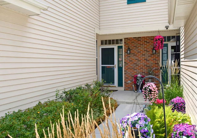 Photo 2 of Townhouse for sale at 7411 Grandview Ct, Carpentersville, IL 60110 | MLS# 12752931 | Listing updated on 2026-09-12