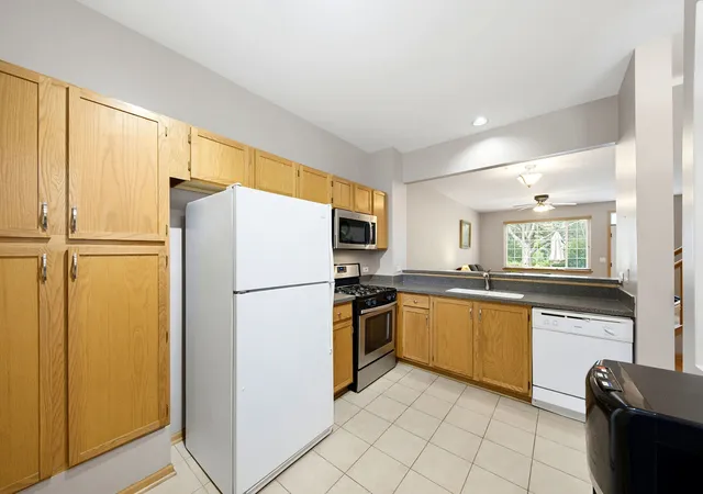 Photo 3 of Townhouse for sale at 7411 Grandview Ct, Carpentersville, IL 60110 | MLS# 12752931 | Listing updated on 2026-09-12
