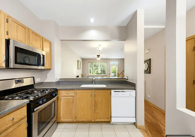 Photo 3 of Townhouse for sale at 7411 Grandview Ct, Carpentersville, IL 60110 | MLS# 12752931 | Listing updated on 2026-09-12