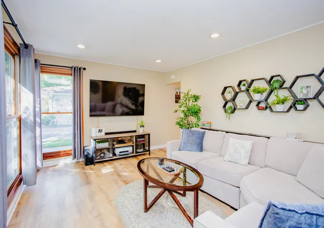 Photo 2 of Single family home for sale at 2106 Grouse Ln, Rolling Meadows, IL 60008 | MLS# 12752938 | Listing updated on 2026-10-08