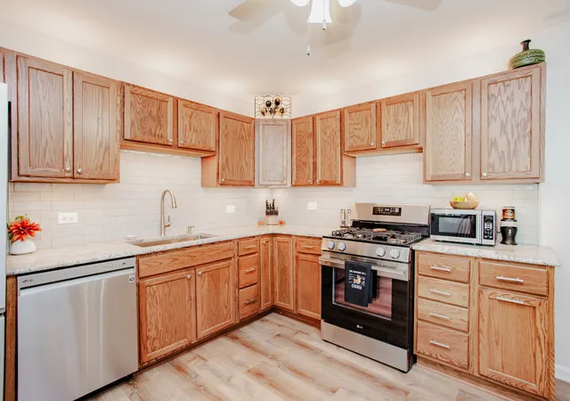 Photo 4 of Single family home for sale at 2106 Grouse Ln, Rolling Meadows, IL 60008 | MLS# 12752938 | Listing updated on 2026-10-10