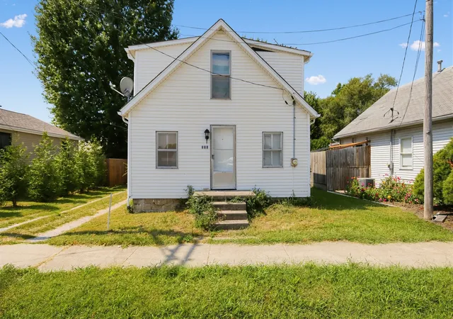 Photo 1 of Single family home for sale at 306 S Maple St, Brighton, IL 62012 | MLS# 12752941 | Listing updated on 2026-09-13
