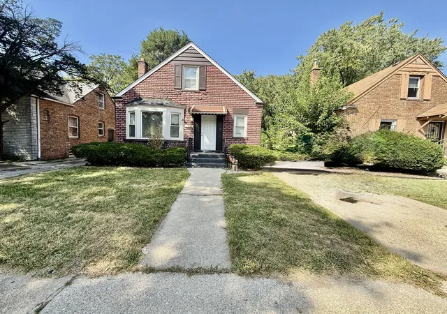 Photo 2 of Single family home for sale at 10538 S Aberdeen St, Chicago, IL 60643 | MLS# 12752950 | Listing updated on 2026-10-08