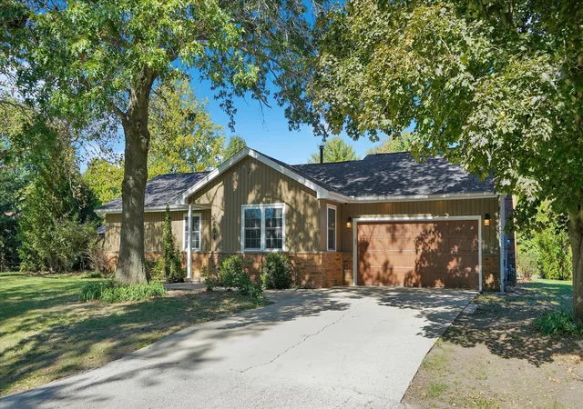 Photo 1 of Single family home for sale at 2604 Berniece Dr, Champaign, IL 61822 | MLS# 12752955 | Listing updated on 2026-10-22